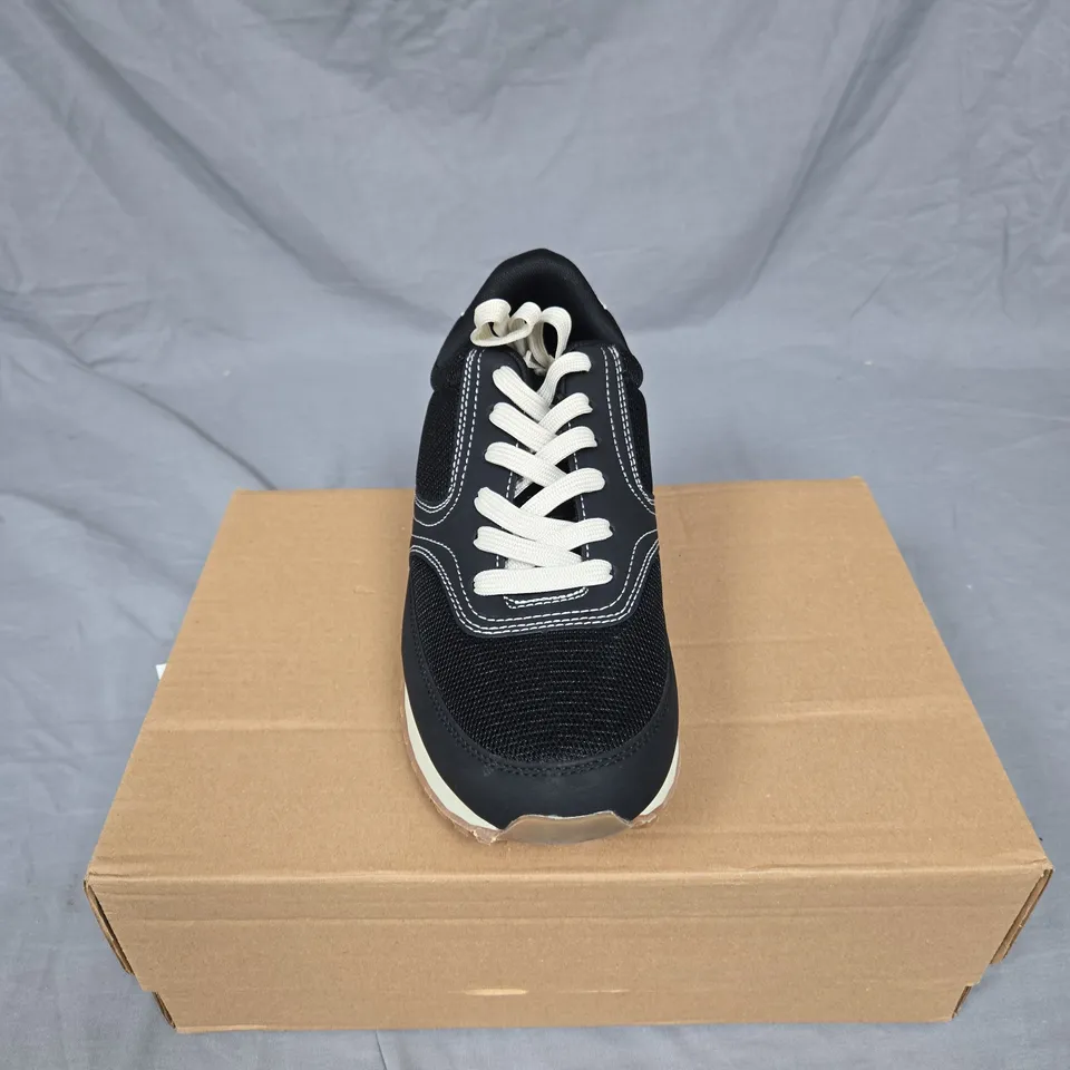 ASOS BLACK MESH SNEAKERS WITH WHITE LACES – CASUAL TRAINER UK SIZE 11