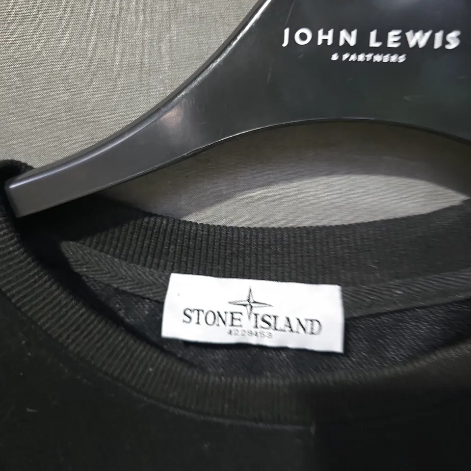 STONE ISLAND BLACK CREWNECK SWEATSHIRT