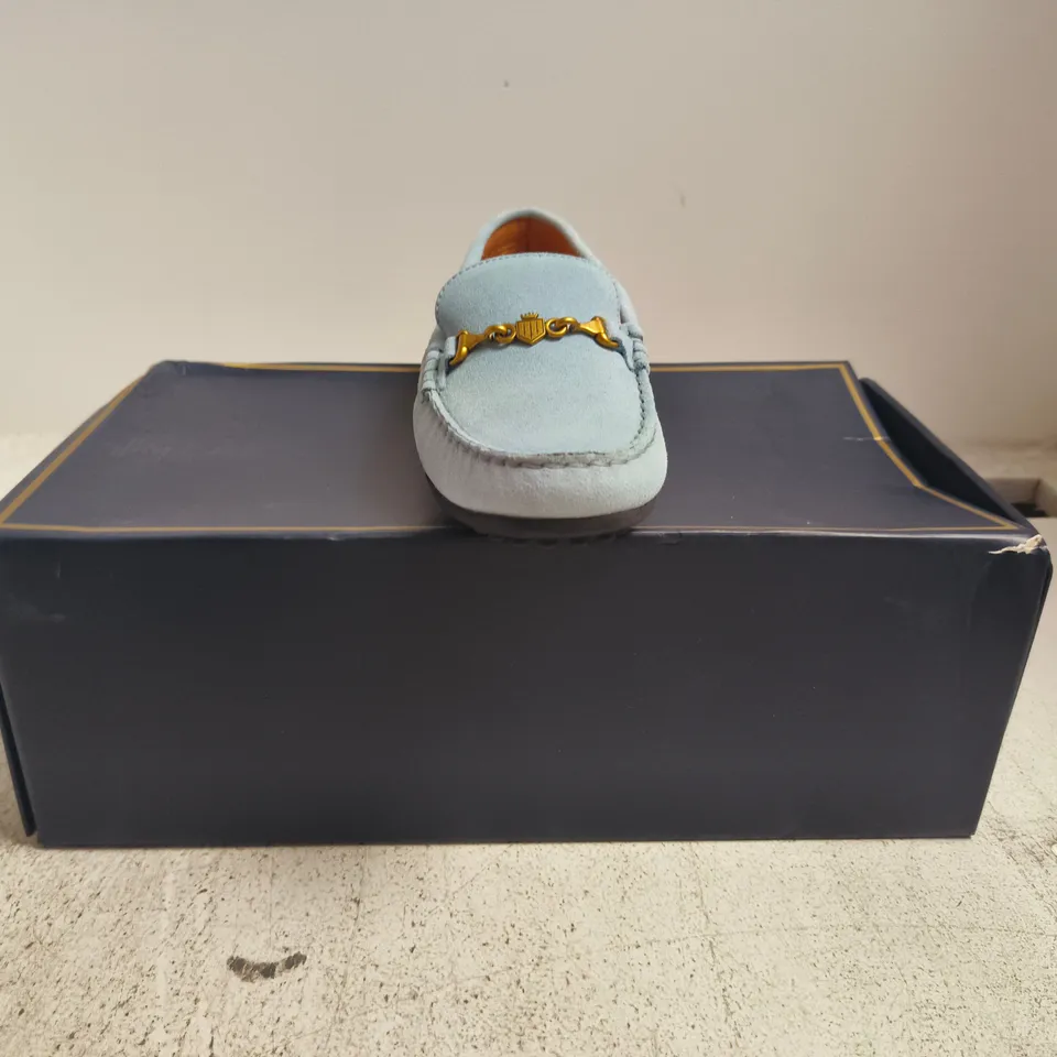 BOXED PAIR OF FAIRFAX & FAVOR LADIES TRINITY DRIVER SKY BLUE SUEDE SHOES SIZE UK 5