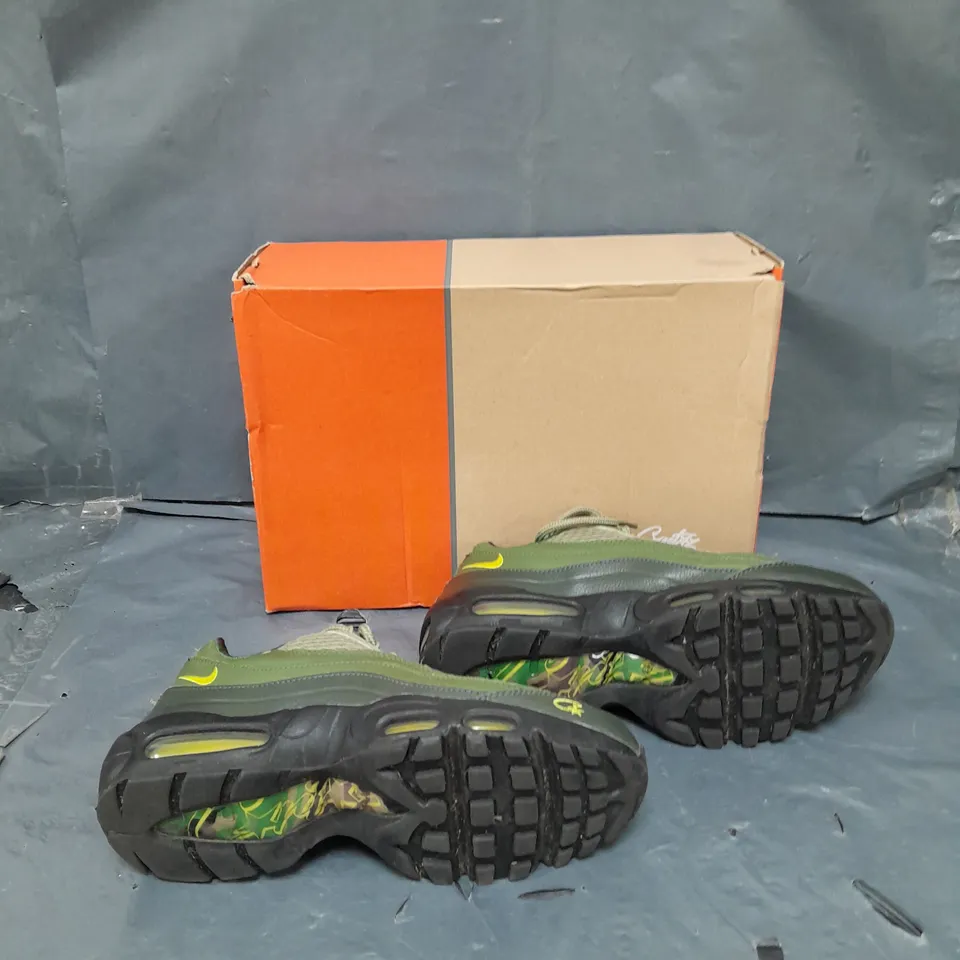 BOXED PAIR OF NIKE AIR MAX 95 SP CORTEZ GREEN UK 6.5 