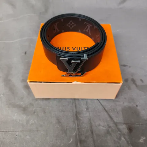 LOUIS VUITTON BLACK LEATHER BELT WITH LV BUCKLE – BOXED