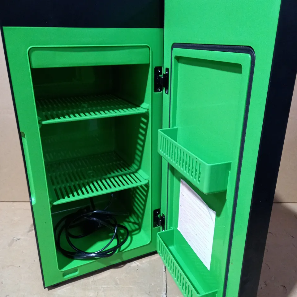 UKONIC XBOX SERIES X REPLICA MINI FRIDGE