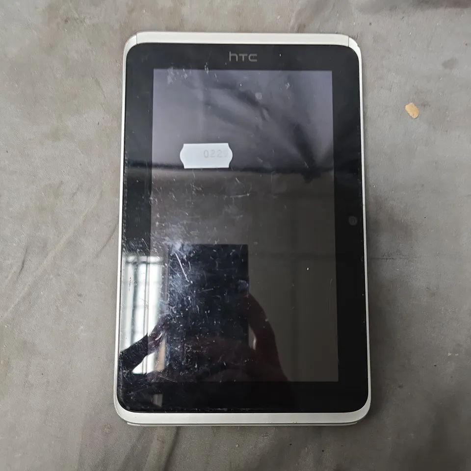 HTC FLYER TABLET IN SILVER/WHITE
