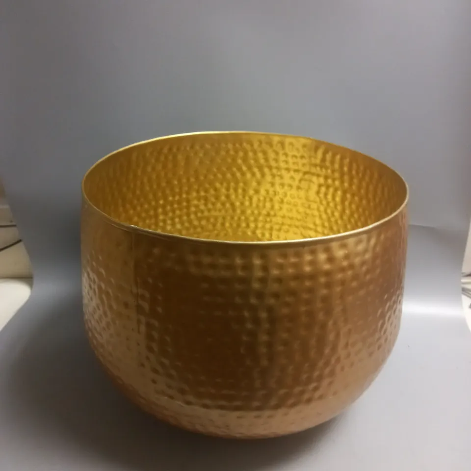 UNBRANDED METAL DINTED PLANT POT 