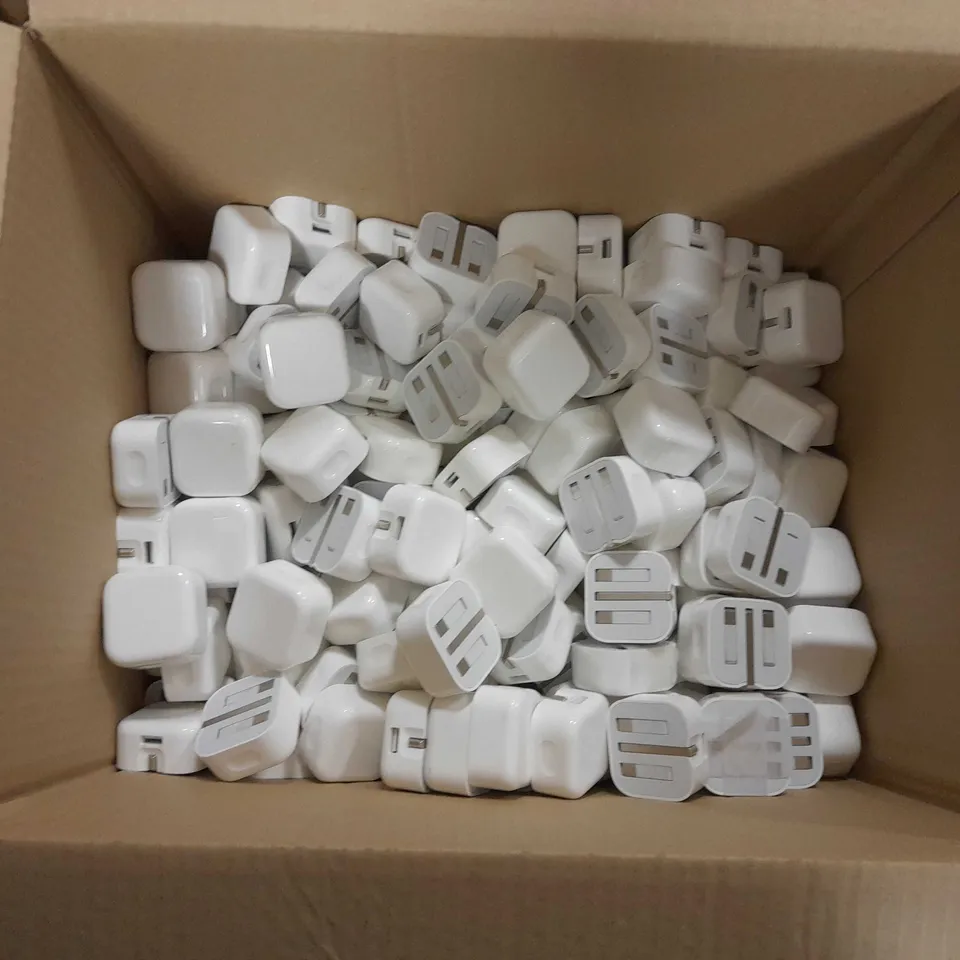 BOX OF USB APPLE FOLDING PLUG 5W (APPROX 150)