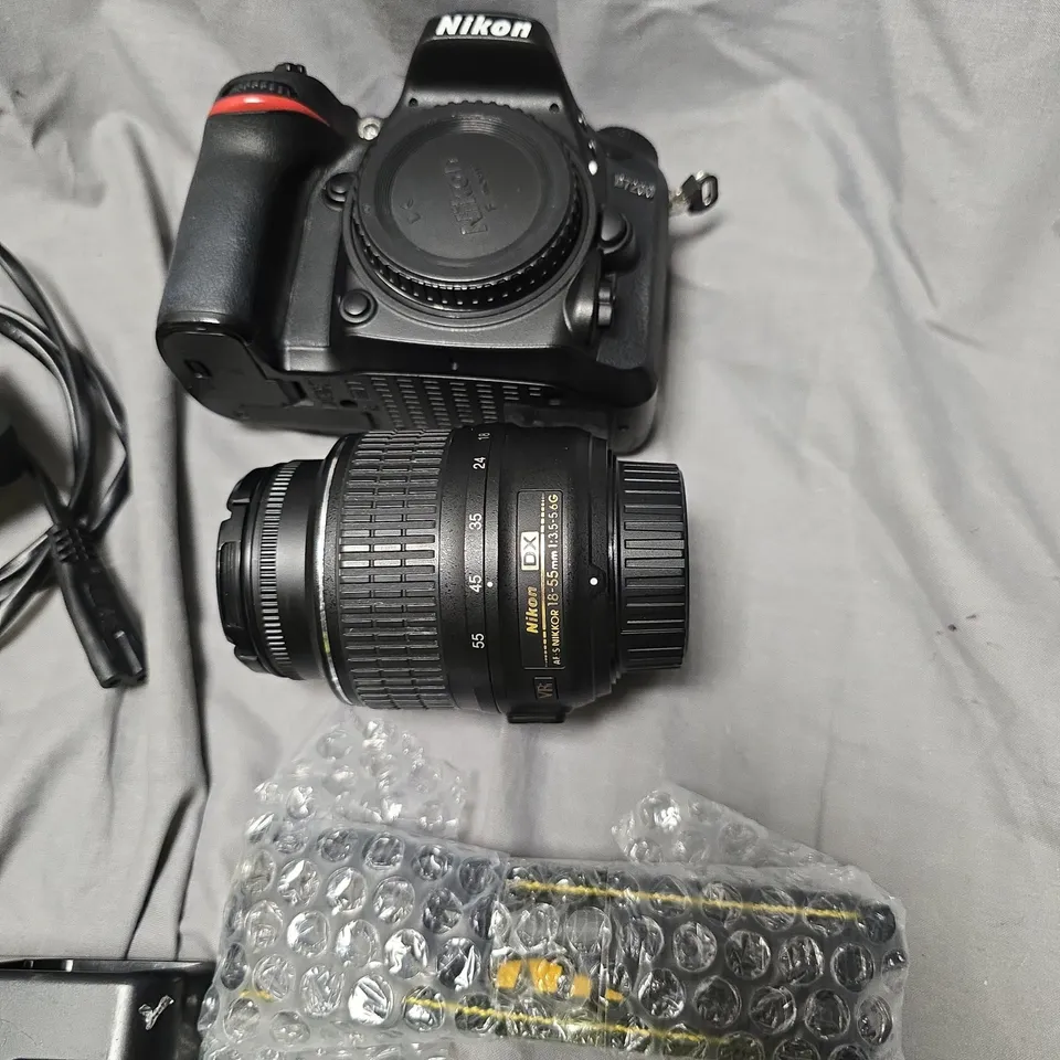 NIKON DSLR D7200 CAMERA WITH 18-55MM KIT LENS – INCLUDES CHARGER & MANUAL 