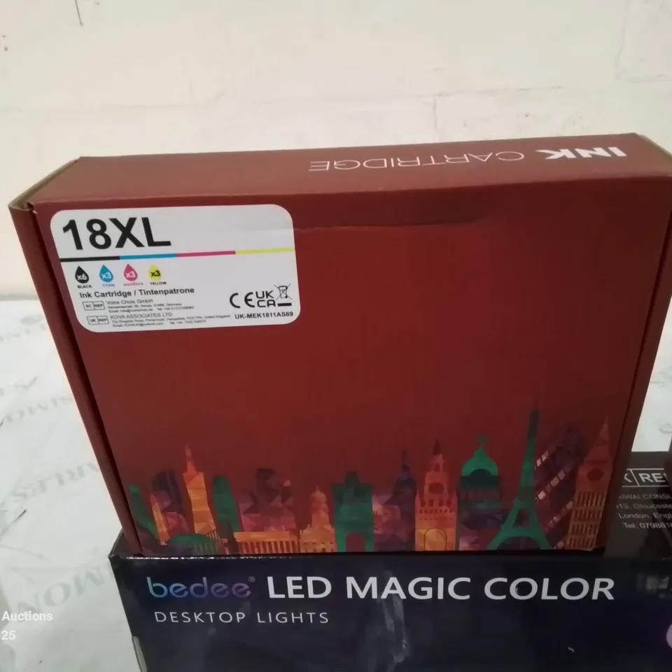 BOX CONTAINING LARGE AMOUNT OF BOXED ELECTRICAL ITEMS TO INCLUDE: 128GB MEMORY CARDS, SCREEN PROTECTION COVERS, LED MAGIC COLOUR LAMP, WIRELESS GAMING REMOTE, INK CARTRIDGES AND LOTS MORE