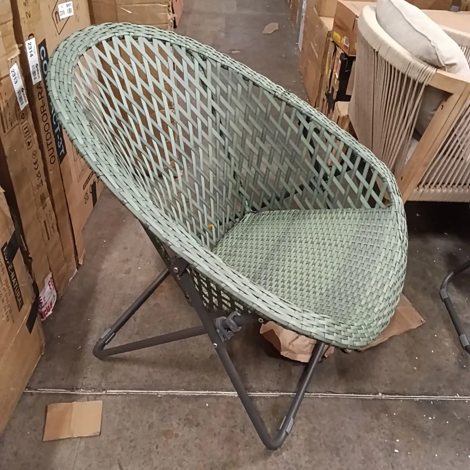 TOBS OUTDOOR GREEN FOLDABLE LOUNGERS SET