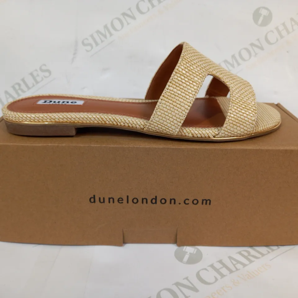 BOXED PAIR OF DUNE LONDON SLIP-ON FLAT SANDALS IN TEXTURED BEIGE UK SIZE 5
