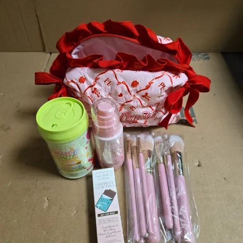 PLOUISE COSMETICS BAG TO INCLUDE MAKE IT MELT MAKE UP WIPES, MAKE UP BRUSH SET AND HAIR & BODY MIST