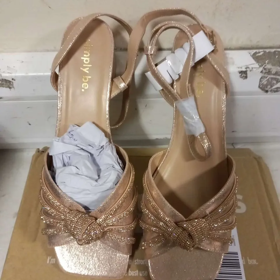 BOXED SIMPLYBE ROSE GOLD HEELS SIZE 9