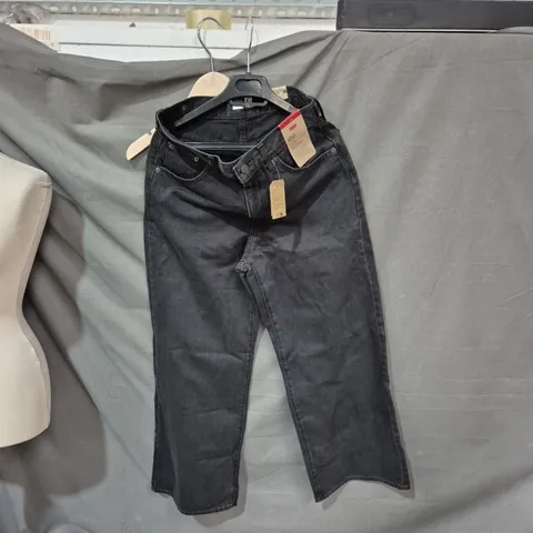 LEVI'S JEANS – MEN'S DARK DENIM, UK 29W X 31L (US 29 X 31)
