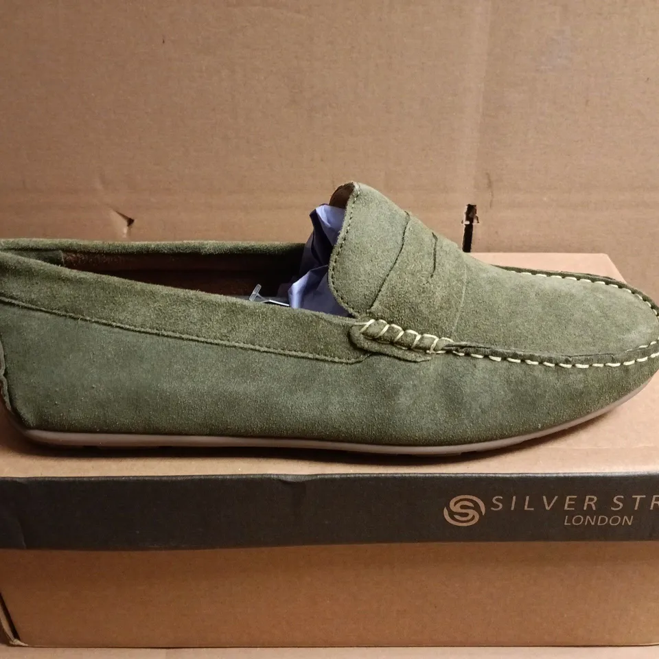 BOXED PAIR OF SILVER STREET BARI SHOES IN GREEN LEAF - SIZE 10