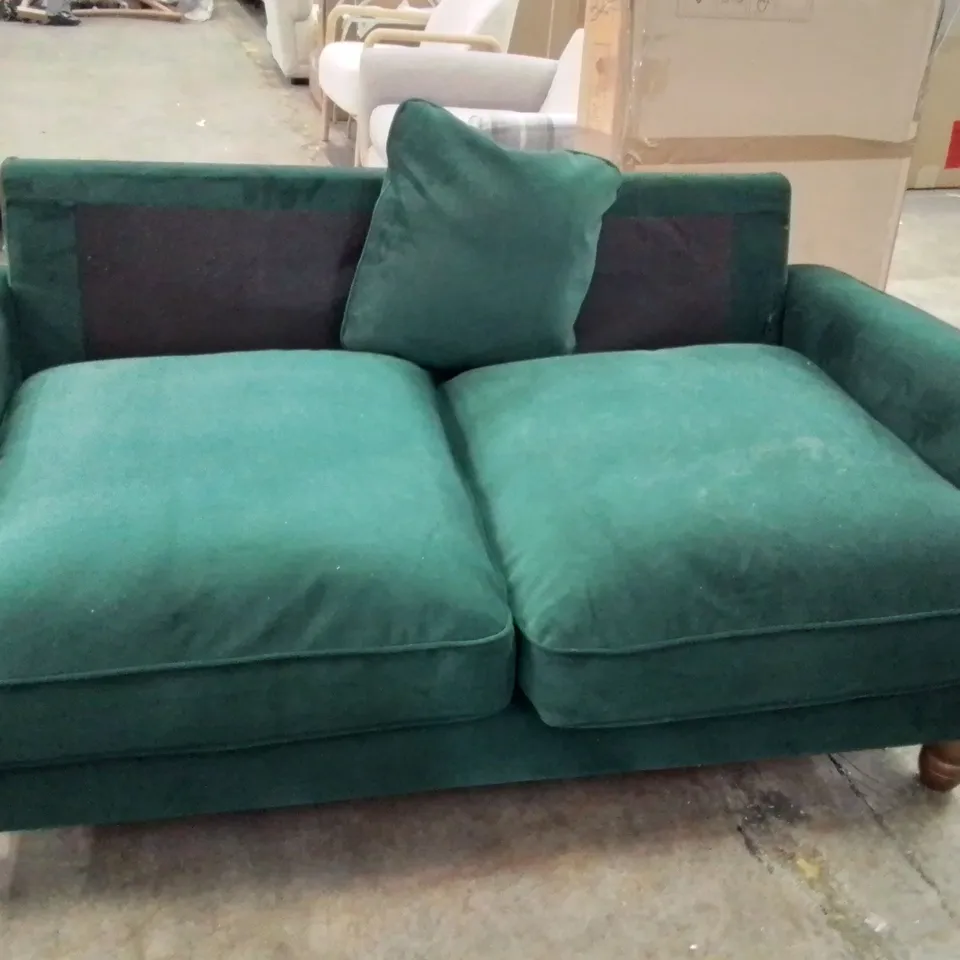 QUALITY DESIGNER GREEN FABRIC UPHOLSTERED SOFA (MISSING CUSHIONS)