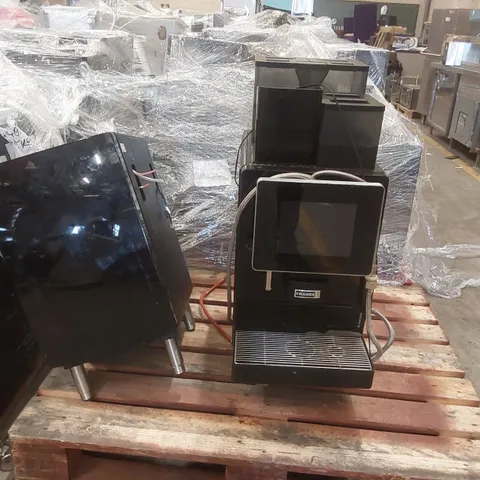 FRANKE A600 COMMERCIAL COFFEE MACHINE WITH MILK CHILLER (2 ITEMS)