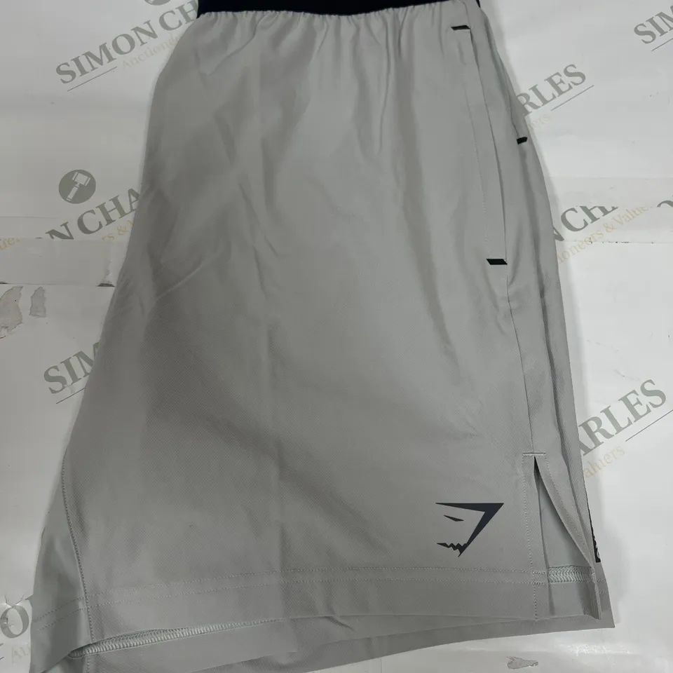 GYMSHARK SPORTS SHORTS IN GREY SIZE M