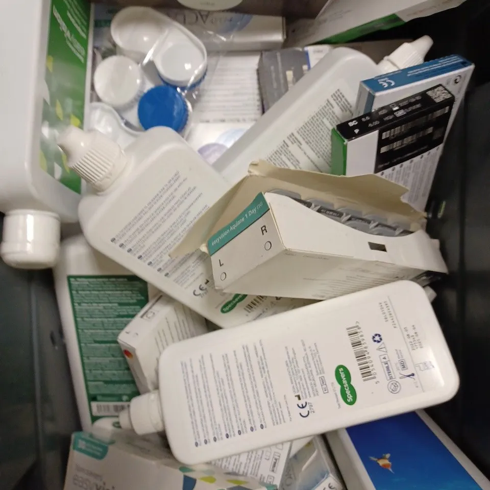 BOX OF APPROXIMATELY 30 ASSORTED HEALTH & EYECARE PRODUCTS TO INCLUDE CONTACT SOLUTION, CONTACT CASES, DAILY DISPOSABLE LENSES ETC