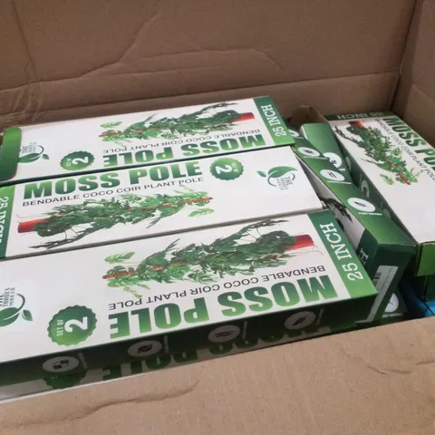 PALLET CONTAINING ASSORTED GARDENING PRODUCTS INCLUDING BENDABLE MOSS POLE & PLANT FOOD
