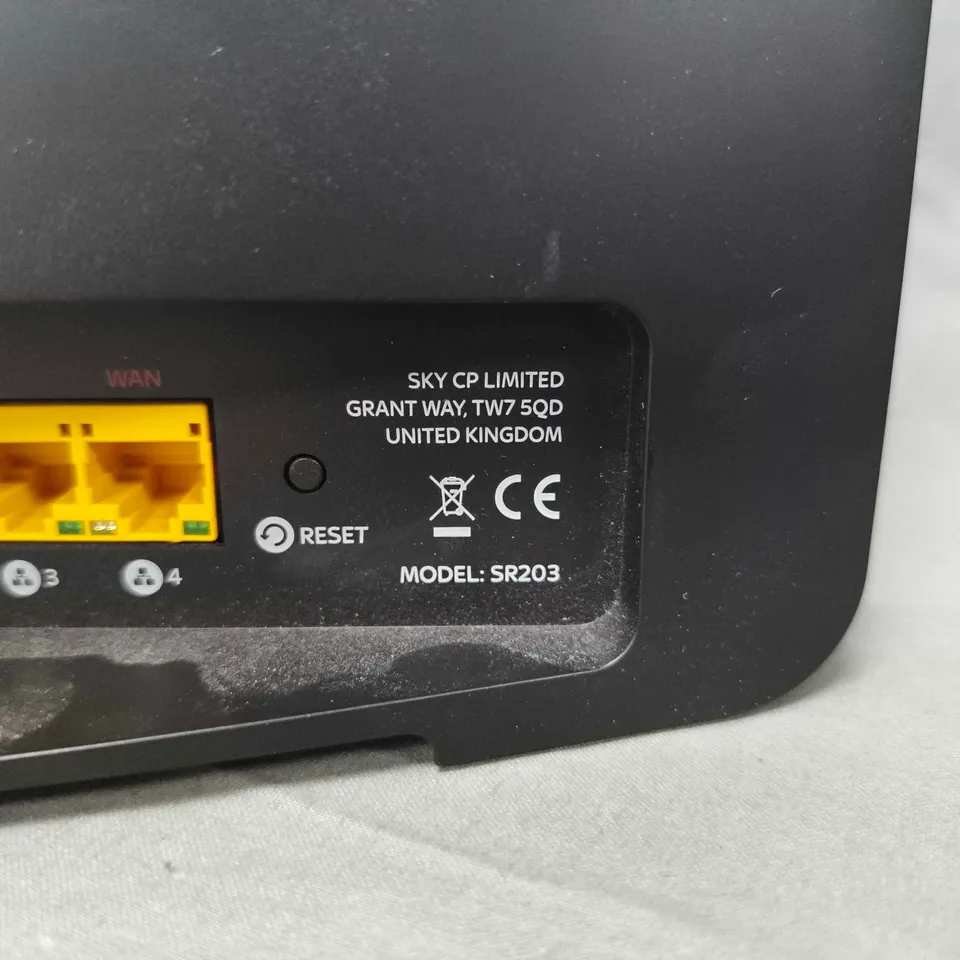 SKY SR203 HOME ROUTER IN BLACK