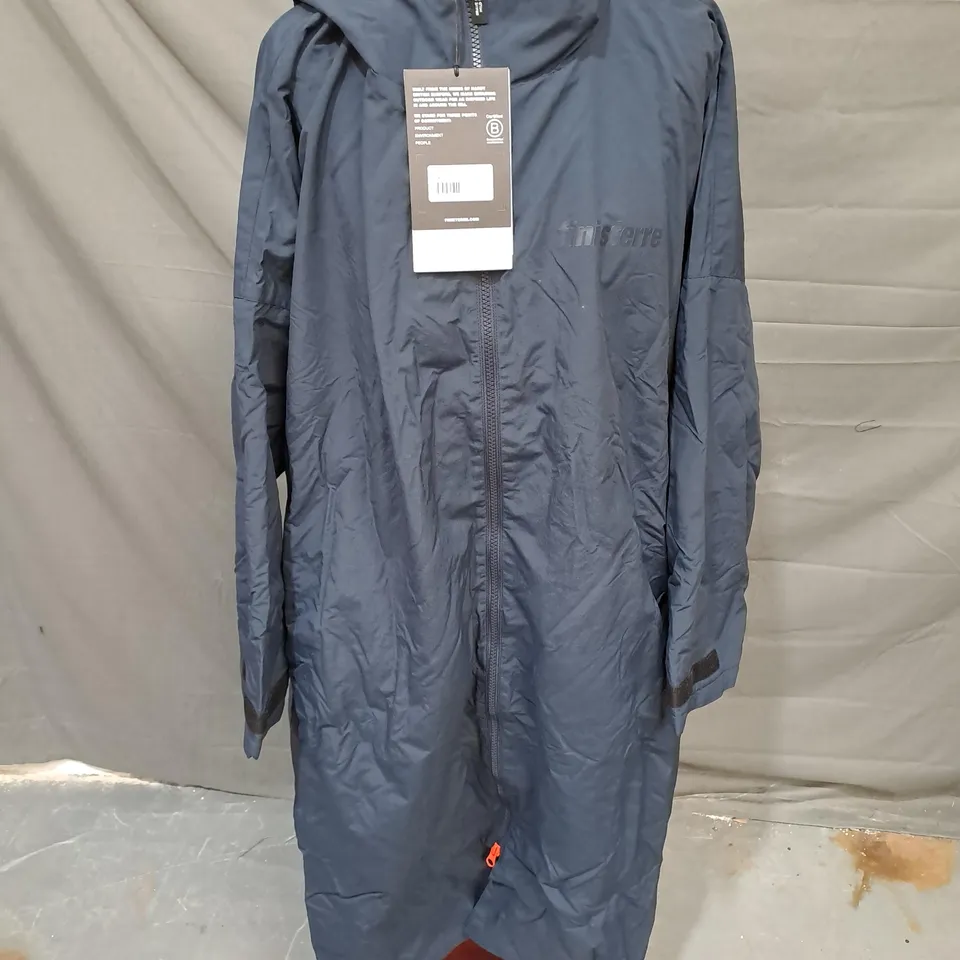 FINISTERRE TEGO ROBE IN NAVY/FLAME SIZE S/M