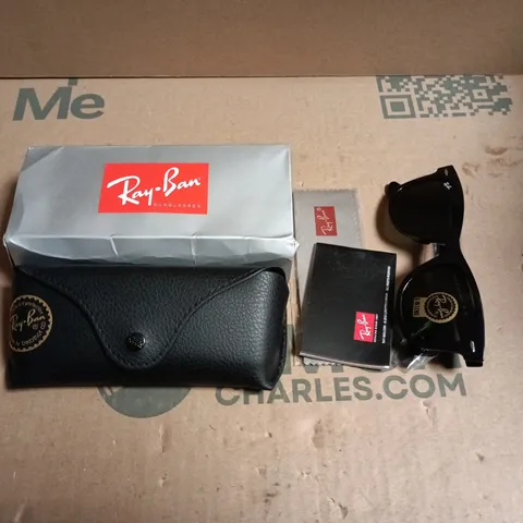 BOXED PAIR OF RAY BAN GLASSES WITH G-15 LENS IN CASE