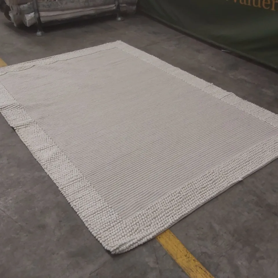 QUALITY DESIGNER AREA RUG - APPROXIMATELY 285 x 195cm