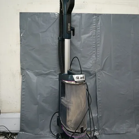 BOXED SHARK POWERDETECT POWERED LIFT-AWAY UPRIGHT PET VACUUM CLEANER AZ3900UKT - COLLECTION ONLY