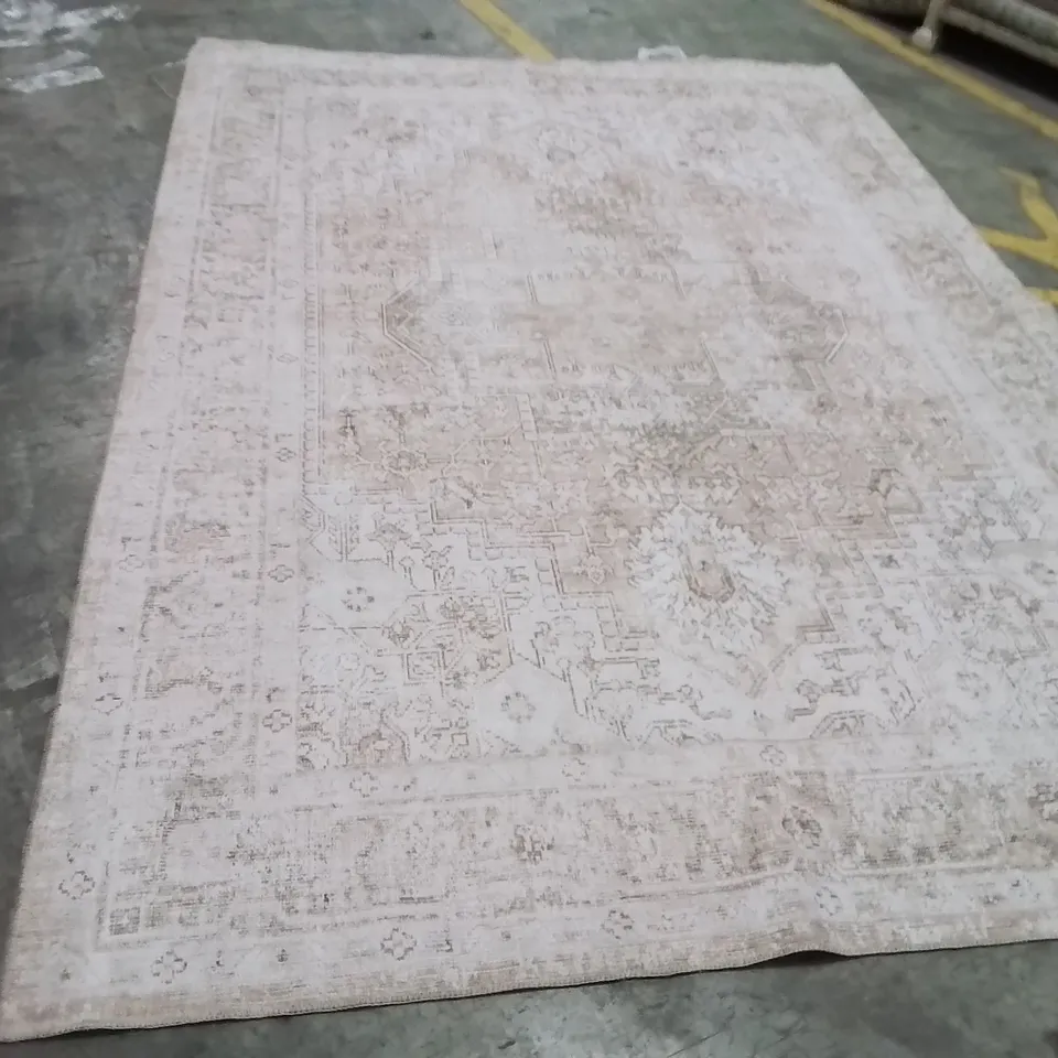 QUALITY DESIGNER AREA RUG APPROXIMATELY 290X200CM