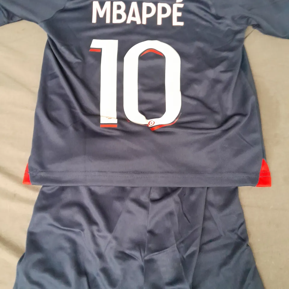 NIKE CHILDREN'S PARIS SAINT-GERMAIN MBAPPÉ NUMBER 10 KIT SIZE 20