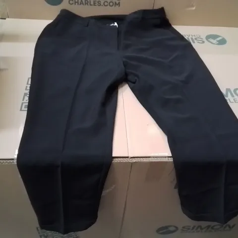 BOXED BRAND NEW APPROXIMATELY 8 CAPSULE TAPERED TROUSERS BLACK SIZE 20L