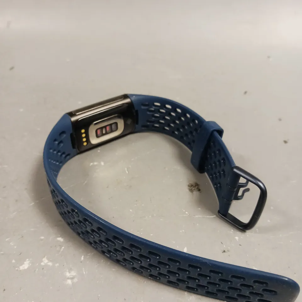 FITBIT CHARGE ACTIVITY TRACKER WATCH - MODEL UNSPECIFIED