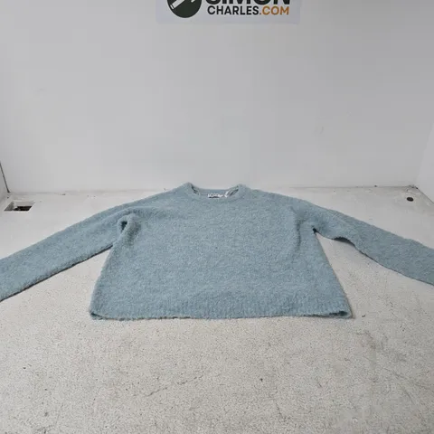 ONLY OUR STORY BLUE FLUFFY KNIT SWEATER β SIZE M