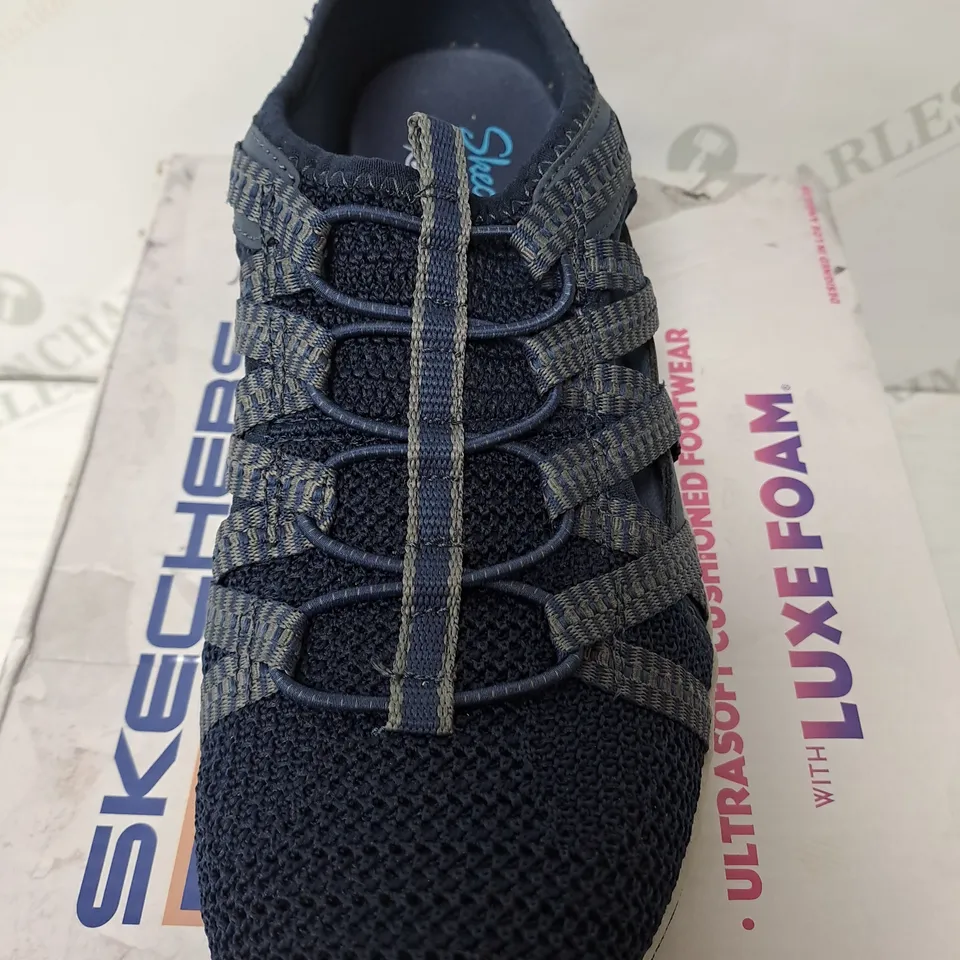 BOXED SKRCHERS BLUE RELAXED FIT SIZE 6