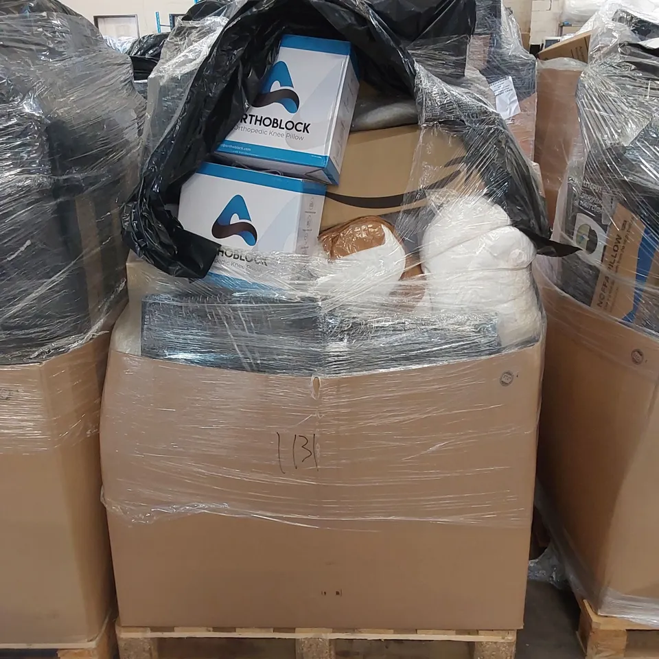 PALLET OF ASSORTED BEDROOM AND COMFORT BASED PRODUCTS TO INCLUDE; PILLOWS, SUPPORT SEAT CUSHIONS AND SIMILARLY RELATED GOODS