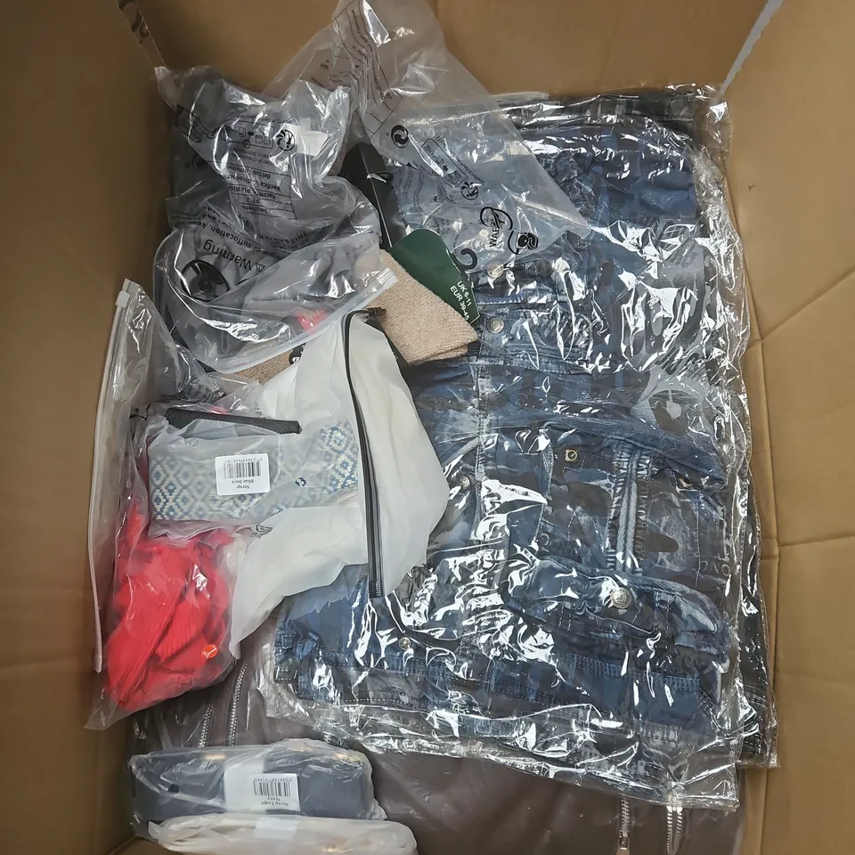 LARGE BOX OF APPROXIMATELY 20 ASSORTED CLOTHING ITEMS IN VARIOUS SIZES, STYLES AND COLOURS