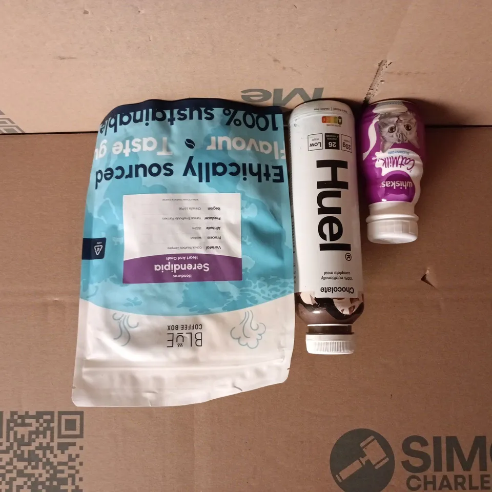 APPROXIMATELY 5 ASSORTED FOOD AND DRINK ITEMS TO INCLUDE YAZOO MULTIPACK, HUEL, CAT MILK, ETC