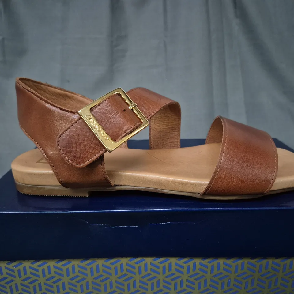 BOXED CARL SCARPA VICENZA SANDALS FLATS - SIZE 41