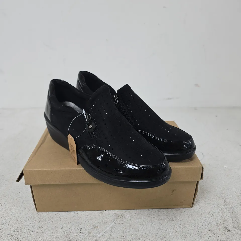 JO & JOE JESSICA BLACK SLIP-ON SHOES, UK 8