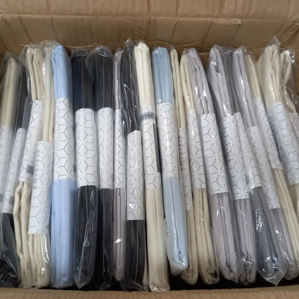 APPROXIMATELY 20 ASSORTED SASA CRAZE PILLOWCASE PAIR IN VARIOUS COLOURS (50x75x17cm)