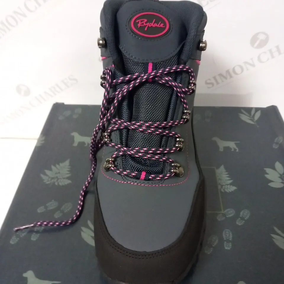 BOXED RYDALE KILNWICK HIKING BOOT NAVY SIZE 7