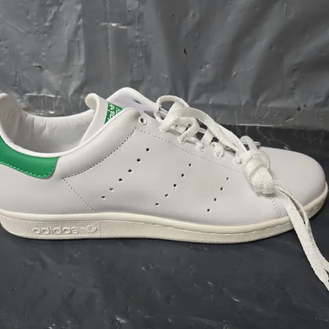 UNBOXED PAIR OF STAN SMITH 80 SHOES IN WHITE/GREEN - UK 11