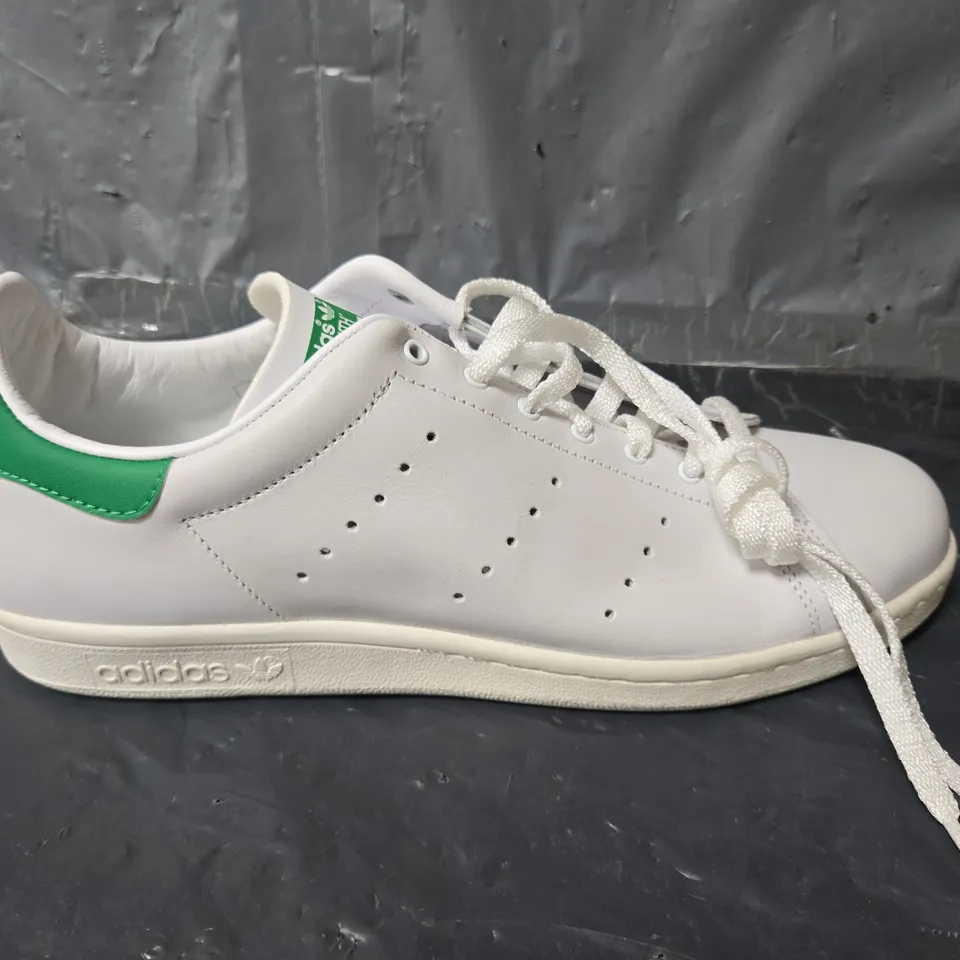 UNBOXED PAIR OF STAN SMITH 80 SHOES IN WHITE/GREEN - UK 11