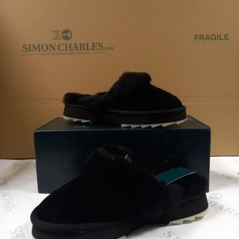 EMU AUSTRALIA JOLIE SUEDE SLIPER SIZE 5