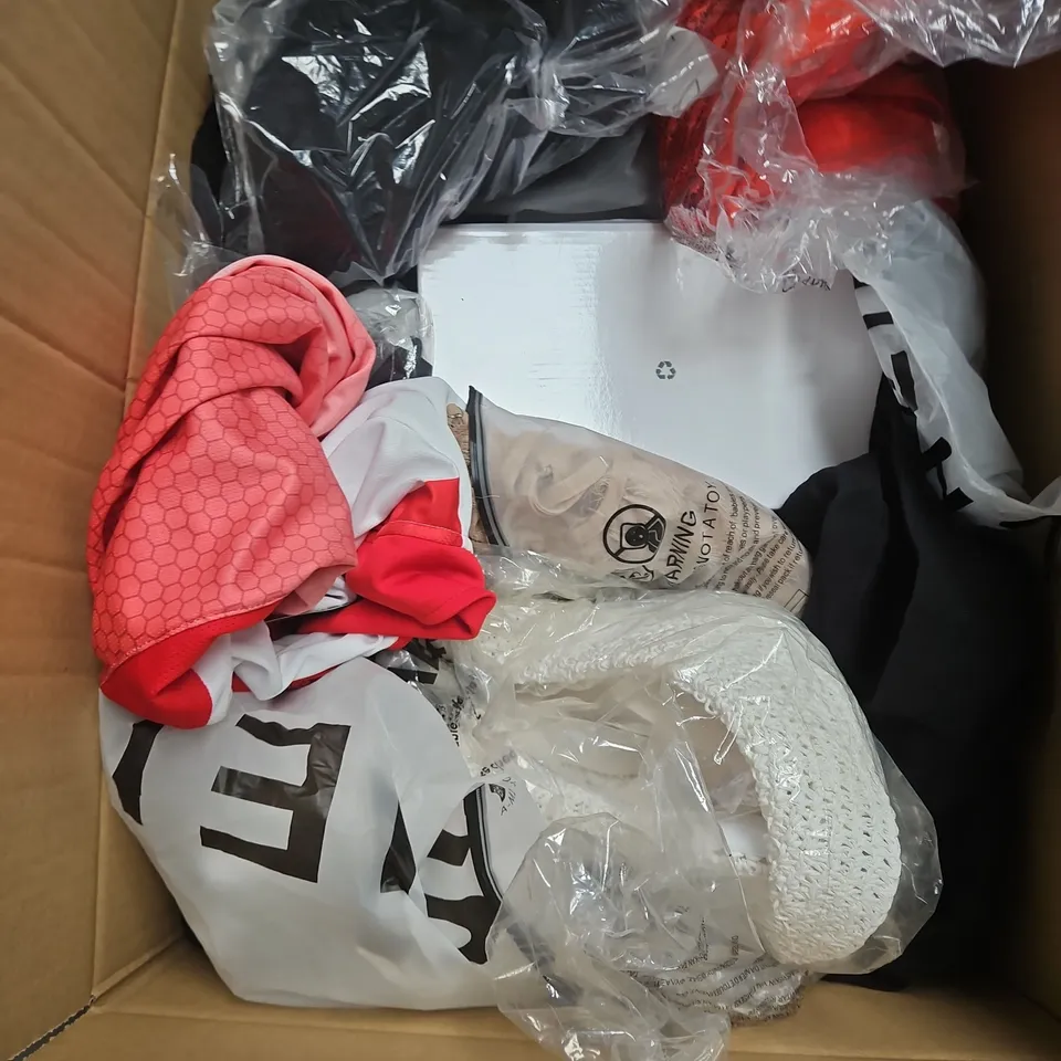 BOX OF APPROXIMATELY 20 ASSORTED CLOTHING ITEMS TO INCLUDE DRESS, TOPS, SWIMWEAR, ETC