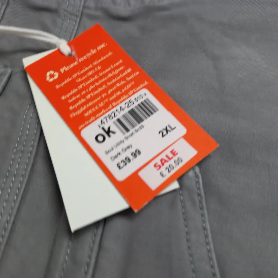 SOUL & CO GREY CARGO SHORTS - UK 2XL