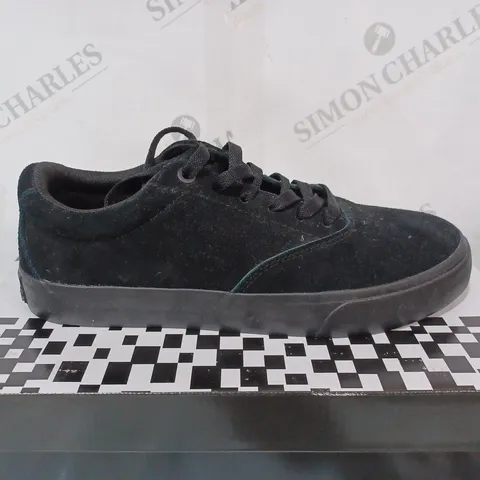 BOXED AIRWALK MENS KONA SUEDE - UK 7