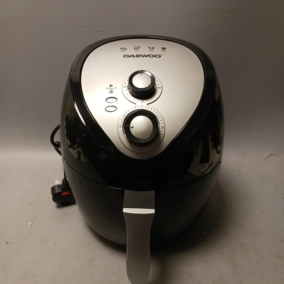 BOXED DAEWOO 3.6 AIR FRYER
