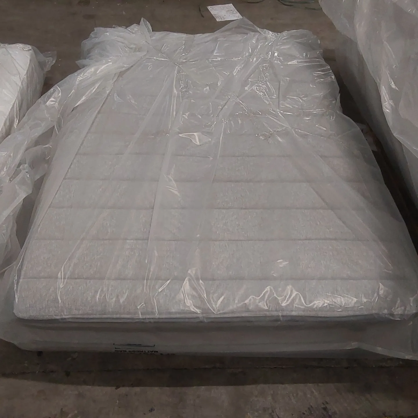 QUALITY BAGGED GAVIVI 27CM MEDIUM GEL MEMORY FOAM POCKET SPRUNG 120CM SMALL DOUBLE MATTRESS