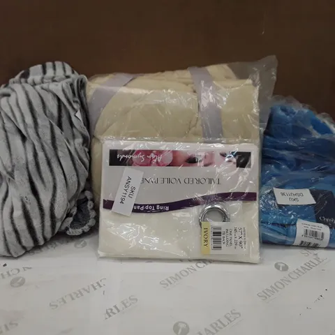 BOX TO CONTAIN AN ASSORTMENT OF CURTAINS, CUSHION COVERS AND THROWS ECT