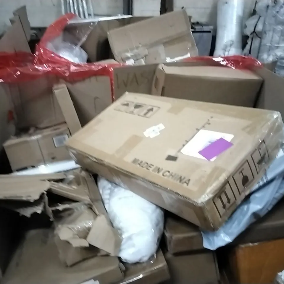 PALLET OF ASSORTED PRODUCTS AND HOUSEHOLD GOODS TO INCLUDE;FULL LENGTH MIRROR,LED CEILING FAN LIGHT,KIDS TOY